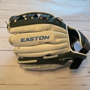 EASTON GFY12CB 12” Youth Softball RHT Glove